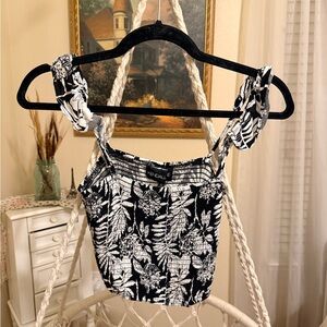 Kendall & Kylie Black and White Leaf Print Crop Top